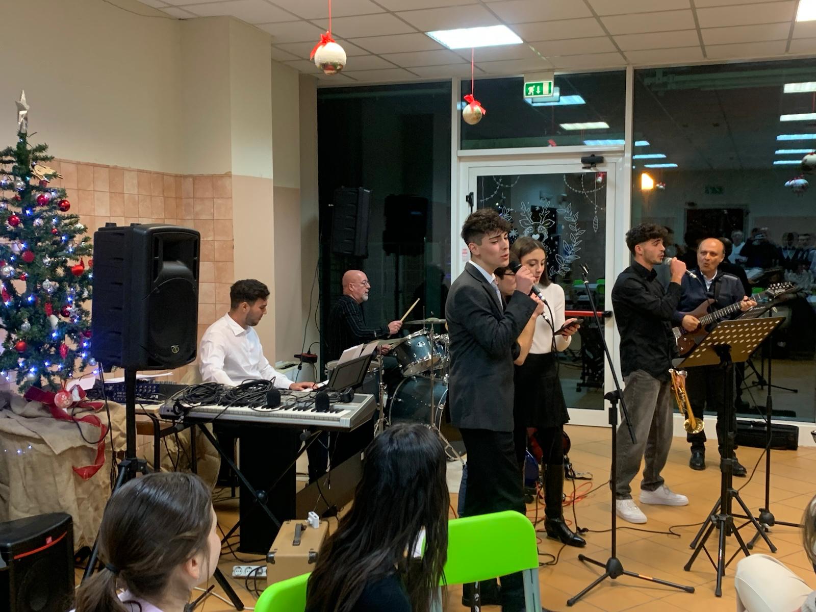 La band del Convitto Costaggini durante un'esibizione